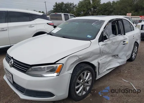 2014 Volkswagen Jetta 1.8T Se z USA, uszkodzony, nr VIN 3VWD17AJ3EM441170